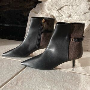 NWOT Michael Kors “Katerina” Boots in black leather- signature MK print in brown